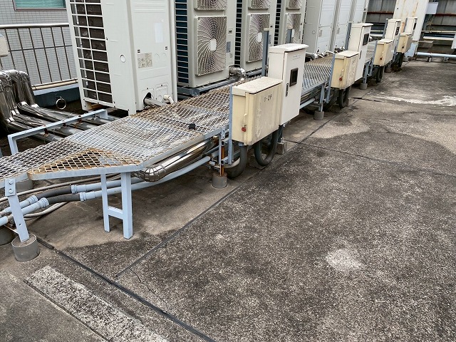 龍ケ崎市のマンション屋上で雨漏り調査｜防水劣化と排水不良に対する外装リフォームのご提案